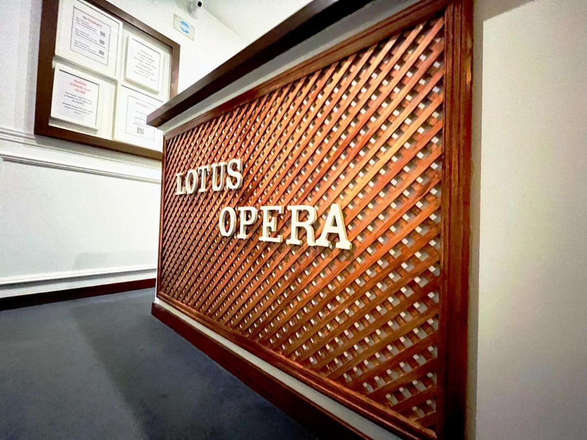 Lotus Opera House Otel Madrid Dış mekan fotoğraf